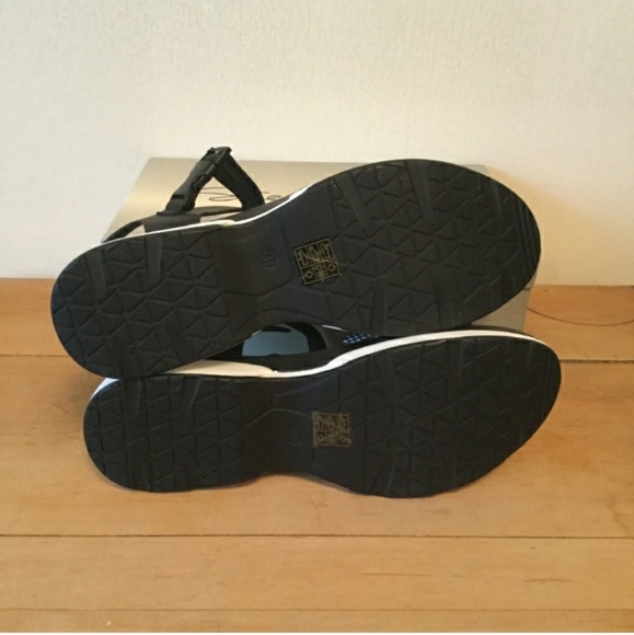 NWB Stella Berg Athleisure Sandals Sz 11 - Picture 4 of 4